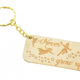 Ξύλινο Μπρελόκ never grow up! Ξύλινο Μπρελόκ never grow up!