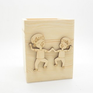 Μπομπονιέρα Ξύλινη μολυβοθήκη παιδάκια δίδυμα Μπομπονιέρα Ξύλινη μολυβοθήκη παιδάκια δίδυμα