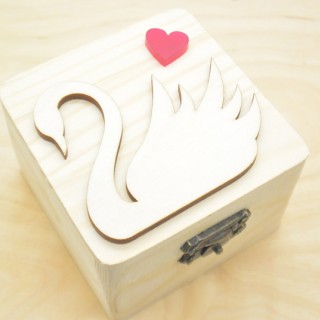  Ξύλινο κουτί μπομπονιέρα με θέμα κύκνος