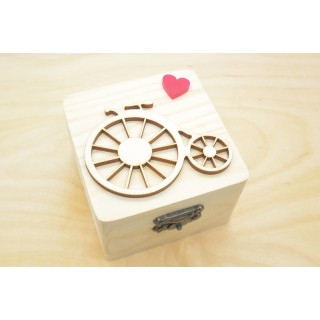 Ξύλινο κουτί μπομπονιέρα με θέμα ποδηλατάκι vintage Ξύλινο κουτί μπομπονιέρα με θέμα ποδηλατάκι vintage
