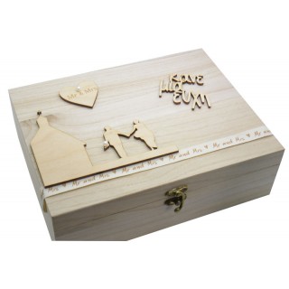 Ξύλινο Κουτί ευχών γάμου γαμπρός νύφη σε εξωκκλήσι